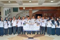 Foto Berasam: Pegawai Pengadilan Agama Probolinggo usai melaksanakan Penandatanganan Pakta Integritas