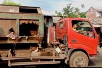 Truk Sampah DLH Bocor Parah Viral, Walikota LIRA Soroti Buruknya Pelayanan dan Jargon 