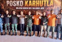 Danrem 083/Bdj Kolonel Inf Wahyu Ramadhanus Suryawan bersama sejumlah pihak dalam rapat kordinasi evaluasi dan penutupan Posko Karhutla TNBTS  
