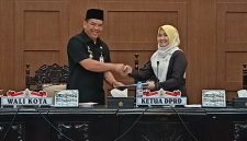 DPRD Kota Probolinggo Gelar Rapat Paripurna Pemandangan Umum Fraksi Terhadap 3 Raperda Eksekutif