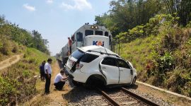 Insiden temperan yang melibatkan KA 239F (Ijen Ekspres) relasi Malang–Ketapang dengan mobil mini bus di petak jalan Tanggul (TGL) – Bangsalsari (BSS), tepatnya di Km 173+060, pada Kamis (17/9) 