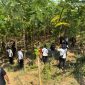Rekonstruksi perkara dugaan pembunuhan terhadap seorang perempuan yang ditemukan di dalam sumur di Desa Alas Sumur, Kecamatan Kraksaan, Kabupaten Probolinggo.