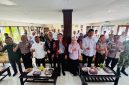 Kepala Diskominfo Kota Probolinggo, Lucia Aries Yulianti hadir secara langsung sebagai bentuk apresiasi  kepada PWI Probolinggo Raya yang konsisten mendorong peningkatan kapasitas wartawan melalui UKW.